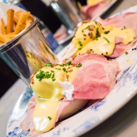 Bills eggs benedict