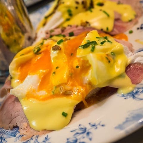 Bills eggs benedict