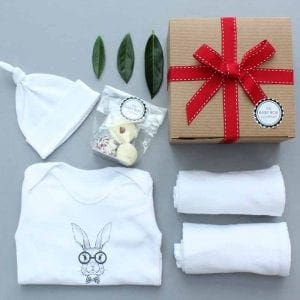 Pure White Medium Hamper - £25.00