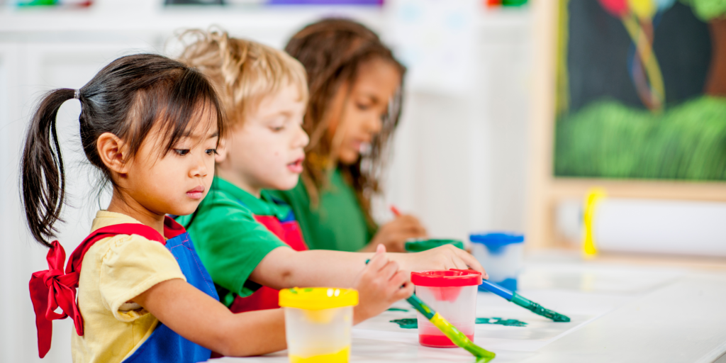 children painting