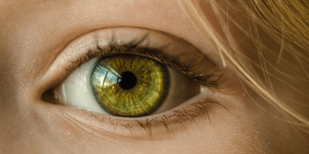 green eye