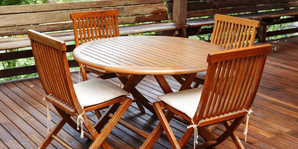 Teak bar furniture: feel the many benefits